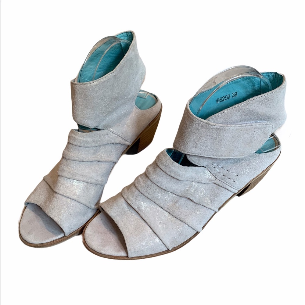 Everybody Fidele Dress Sandal - Picture 2 of 10